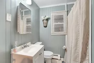 186 Robin Pl, Levittown, NY 11756 - Photo 15