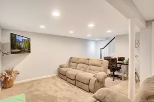 186 Robin Pl, Levittown, NY 11756 - Photo 23