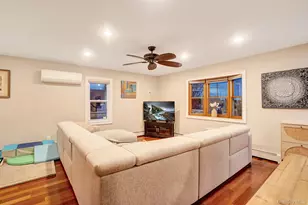 186 Robin Pl, Levittown, NY 11756 - Photo 13