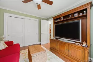 99 S Park Ave, Rockville Centre, NY 11570 - Photo 19