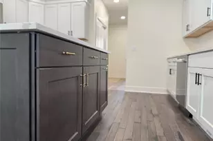 247 N Dunton Ave, Patchogue, NY 11772 - Photo 9