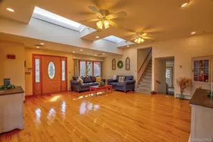 9 Lake Dr, Middle Island, NY 11953 - Photo 5