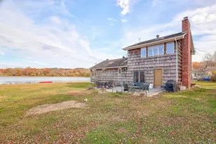9 Lake Dr, Middle Island, NY 11953 - Photo 37