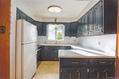 60 Harvard Avenue, Lynbrook, NY 11563 - Photo 9