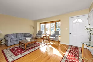 3 Gardenia Dr, Commack, NY 11725 - Photo 3