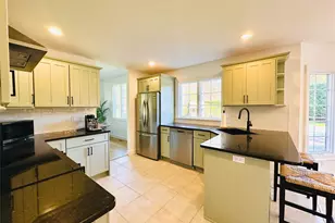 10 Ginny Ln, Hampton Bays, NY 11946 - Photo 11