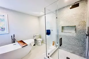 10 Ginny Ln, Hampton Bays, NY 11946 - Photo 17