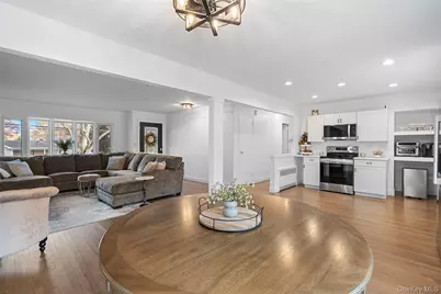 148 S Hillside Avenue, Nesconset, NY 11767 - Photo 7