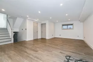 22 Olive St, Great Neck, NY 11020 - Photo 25