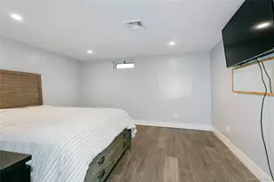 22 Olive St, Great Neck, NY 11020 - Photo 27