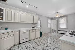 2247 Mickle Ave, Bronx, NY 10469 - Photo 33