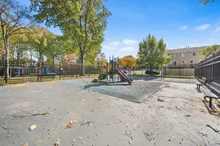 28 Berry Ct, New York, NY 10309 - Photo 23