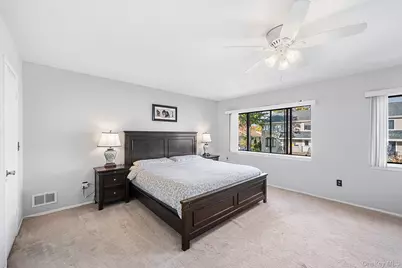 28 Berry Court, New York, NY 10309 - Photo 15