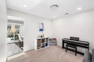 28 Berry Ct, New York, NY 10309 - Photo 7