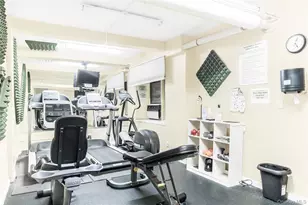 640 Pelham Rd, New Rochelle, NY 10805 - Photo 17