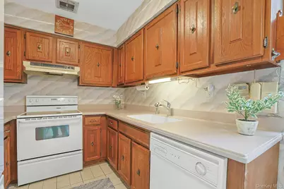 334 Richard Court, Pomona, NY 10970 - Photo 11