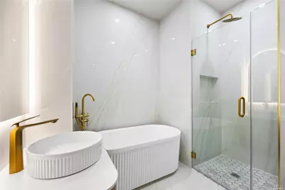 31-16 21st Street #3A, Astoria, NY 11106 - Photo 9