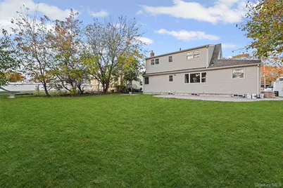 48 Circle Dr, Westbury, NY 11590 - Photo 21