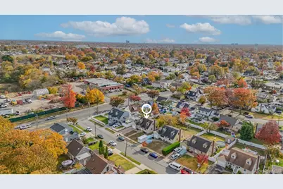 48 Circle Dr, Westbury, NY 11590 - Photo 27