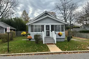 517 Flint St, Greenport, NY 11944 - Photo 3