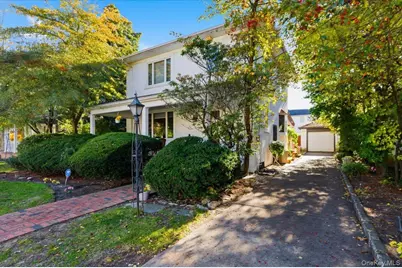 1053 Quentin Place, Woodmere, NY 11598 - Photo 23