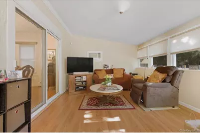 1053 Quentin Place, Woodmere, NY 11598 - Photo 7