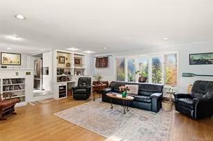 8 Old Wood Rd, Stony Brook, NY 11790 - Photo 9