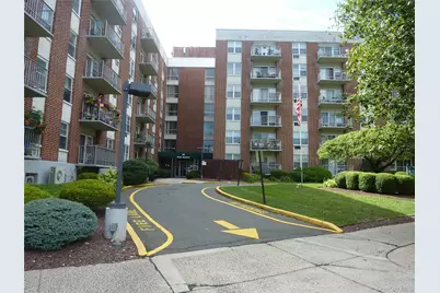 35 Park Avenue #2D, Suffern, NY 10901 - Photo 1