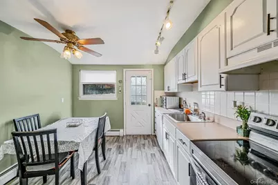 27 Kenwood Drive, Bohemia, NY 11716 - Photo 7