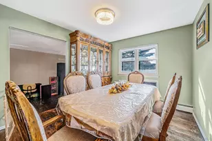 27 Kenwood Dr, Bohemia, NY 11716 - Photo 5