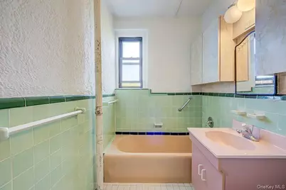 109-14 Ascan Avenue #4J, Forest Hills, NY 11375 - Photo 29