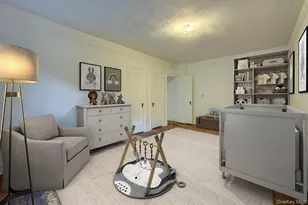 109-14 Ascan Ave, Forest Hills, NY 11375 - Photo 33