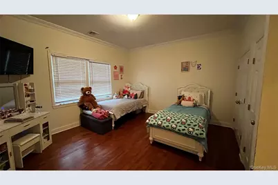 137 W Market Street, Long Beach, NY 11561 - Photo 5