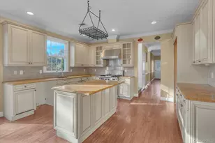 135 Elmwood Dr, Dix Hills, NY 11746 - Photo 9