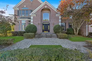 135 Elmwood Dr, Dix Hills, NY 11746 - Photo 5