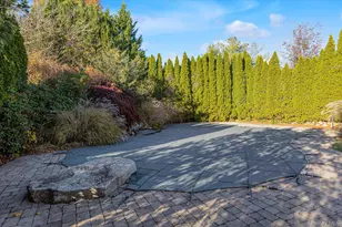 135 Elmwood Dr, Dix Hills, NY 11746 - Photo 27