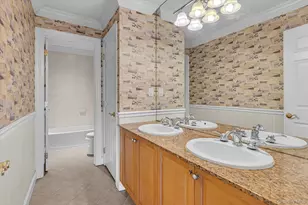 135 Elmwood Dr, Dix Hills, NY 11746 - Photo 23