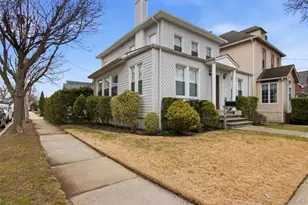 17 Park Pl, Floral Park, NY 11001 - Photo 1