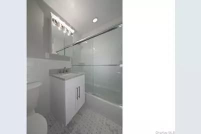 198B Jefferson Avenue #2D, Saint James, NY 11780 - Photo 7