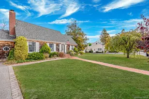 50 Mole Pl, Amityville, NY 11701 - Photo 3