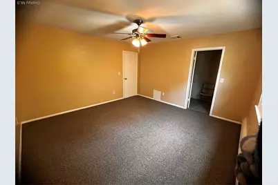 11 Park Manor Court #11, Glen Cove, NY 11542 - Photo 15