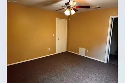 11 Park Manor Court #11, Glen Cove, NY 11542 - Photo 11