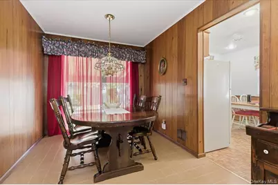 580 Heathcliff Drive, Seaford, NY 11783 - Photo 5