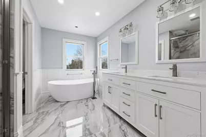 2 Griffin Lane, Syosset, NY 11791 - Photo 19