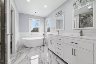 2 Griffin Ln, Syosset, NY 11791 - Photo 19
