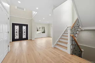 2 Griffin Ln, Syosset, NY 11791 - Photo 5