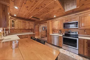 445 N Quaker Ln, Hyde Park, NY 12538 - Photo 13