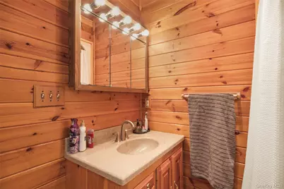 445 N Quaker Lane, Hyde Park, NY 12538 - Photo 21