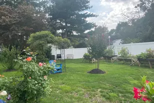 69 Lauren Ave, Dix Hills, NY 11746 - Photo 37