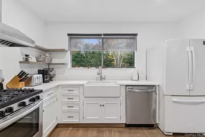 33 Whalers Drive, Sag Harbor, NY 11963 - Photo 15